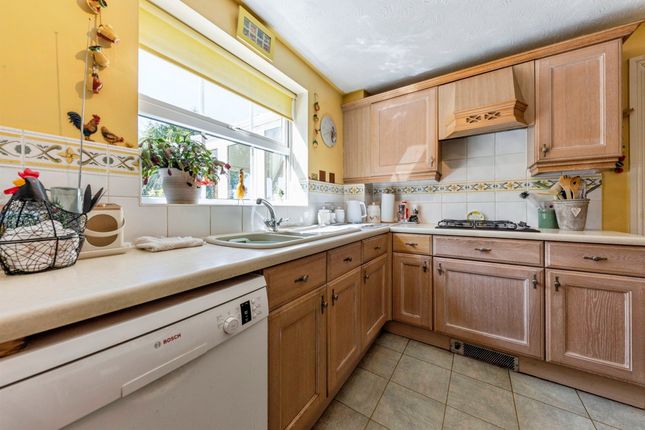 2, Prestwick Close, Grantham photo 4