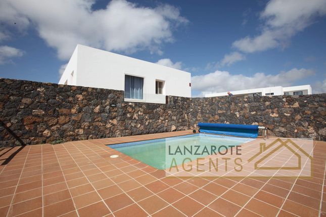 Villa for sale in Conil, Canary Islands, Spain