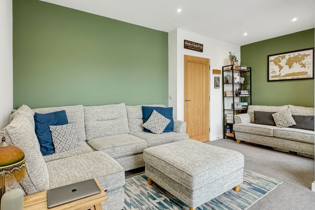 Town house for sale in Perne Close, Cambridge