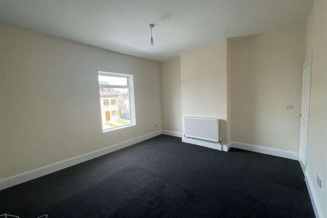 204, Wood Lane, Leeds photo 4