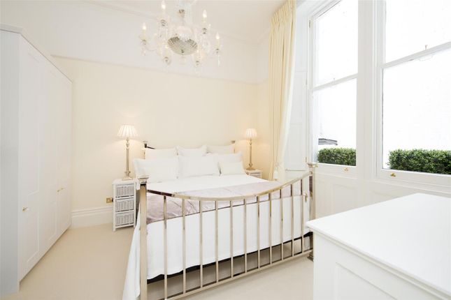 19, ENNISMORE GARDENS, London photo 4