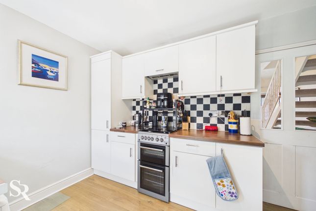 110 Western Lane, High Peak photo 3