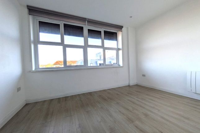 39 Aquila House, 35, London Road, Redhill photo 2