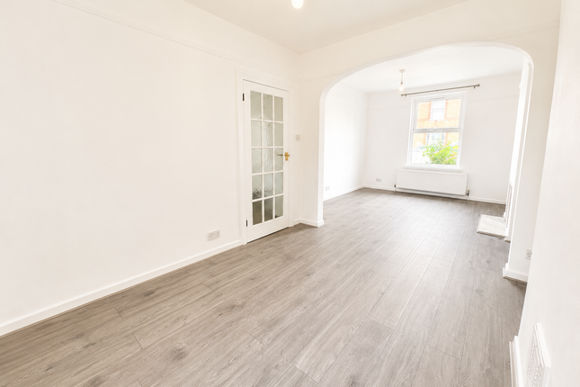 2-bed house on 17, Bromley, £2,100/mo