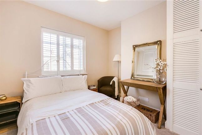 15, Robson Road, London photo 2