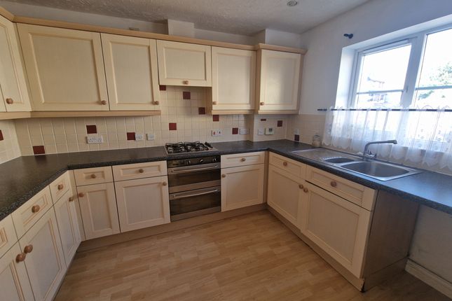19 Parish Mews, Yeovil photo 4