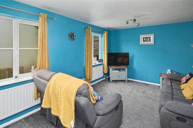 10, Redbarn Close, West Yorkshire photo 4