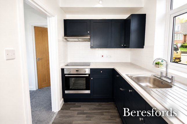 26, Smythies Avenue, Colchester photo 3