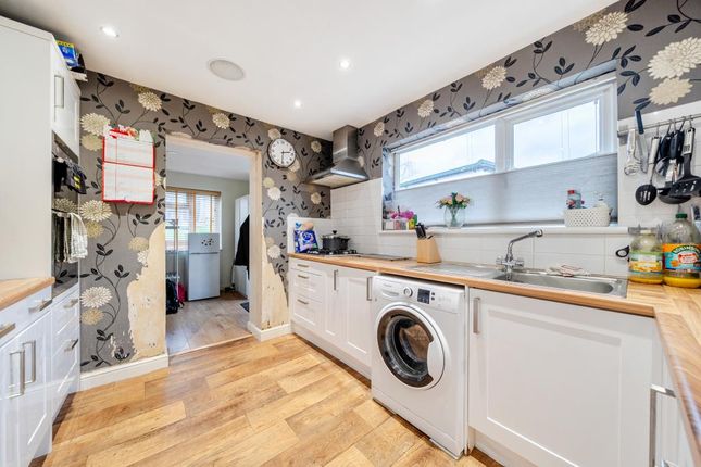 23 EUNICE GROVE, Chesham, Chesham photo 3
