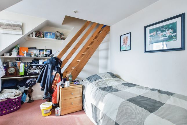 Flat 3, 398, Ringwood Road, Ferndown photo 2