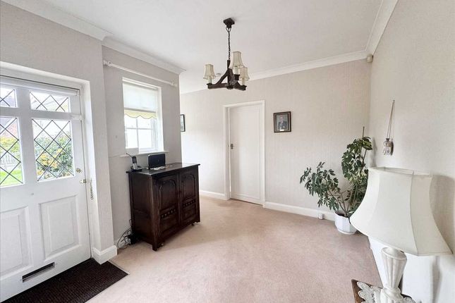2, Green Close, Nottingham photo 3