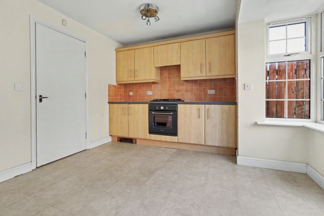 3, The Rowick, Wakefield photo 3