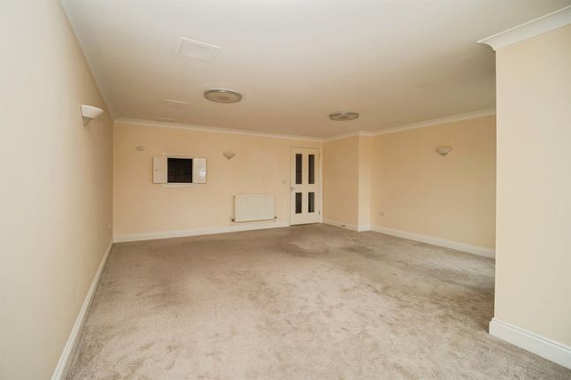 54, Hascombe Court, Somerleigh Road, Dorchester photo 3