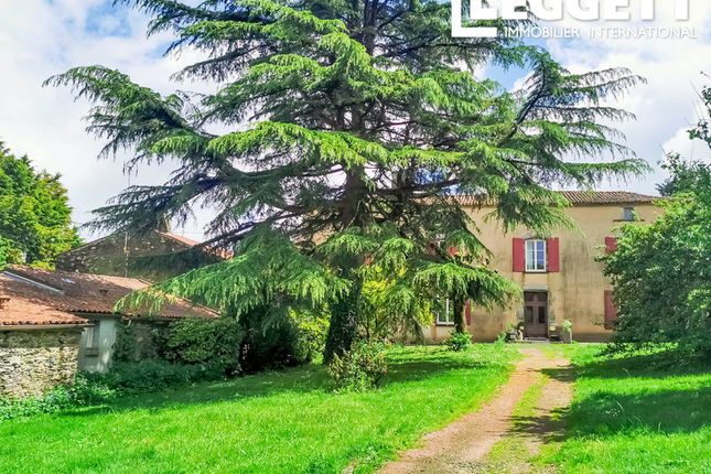 Thumbnail Villa for sale in Saint-Pierre-Du-Chemin, Vendée, Pays De La Loire