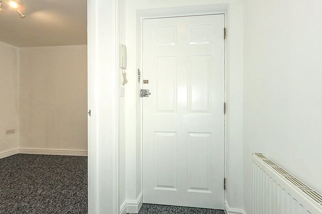 Flat to rent in Fairview Road, Sittingbourne