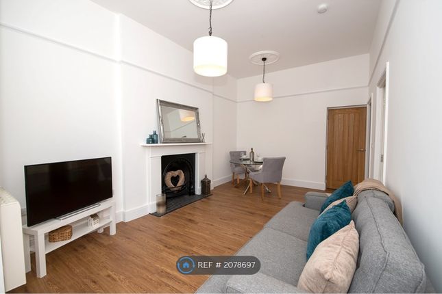 Flat to rent in High Street Alton, Alton