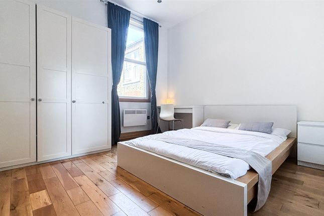 Flat to rent in Mazenod Avenue, West Hampstead