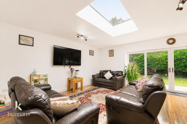 41, Minehead Avenue, Burnley photo 2