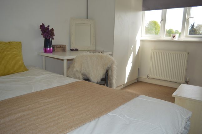 Flats To Let In Eltham Hill Technology College London Se9
