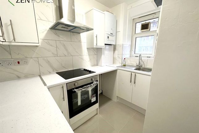 Flat to rent in Templemead House, Homerton Road, London