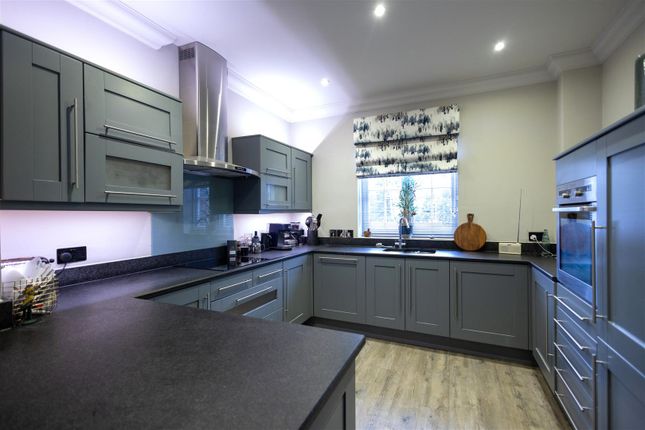 7 Stonegate, The Limes, Ingatestone photo 3