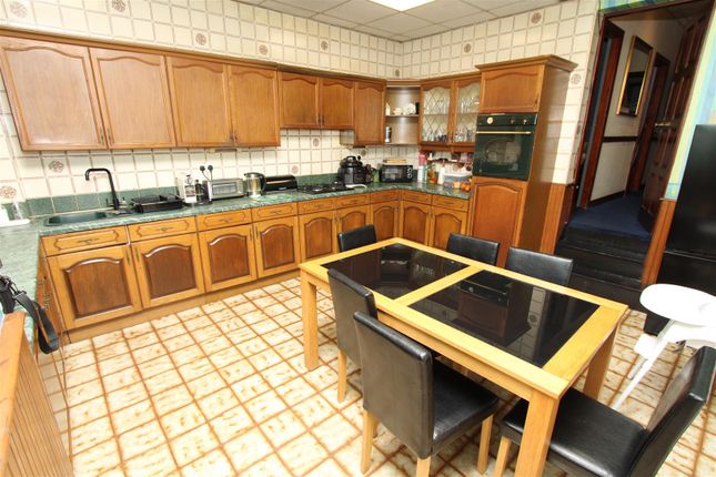 123, Carrbottom Road, Bradford photo 5