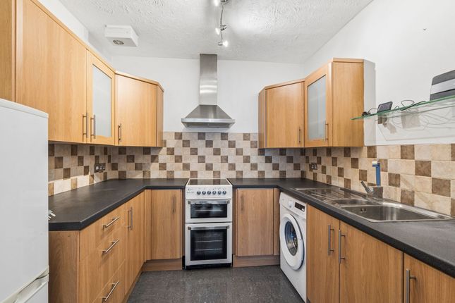 39 Meadowcroft, Bushey photo 4