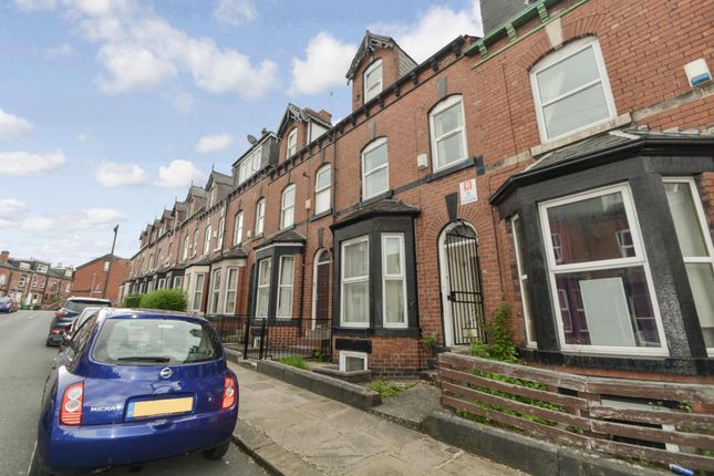 Terraced house to rent in Hessle View, Leeds