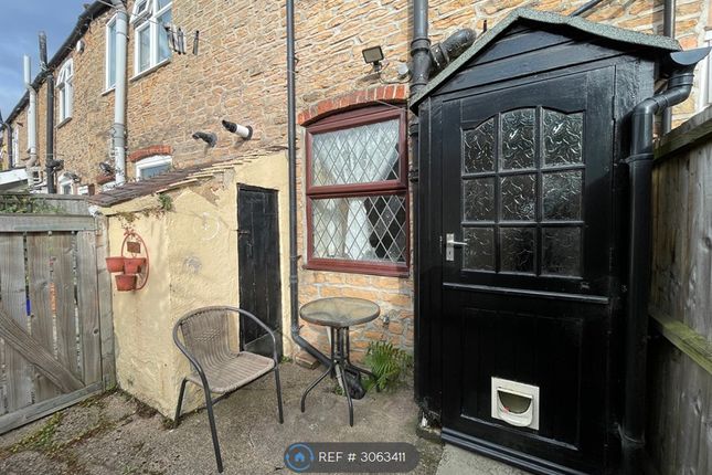West Terrace, Hucknall, Nottingham photo 3