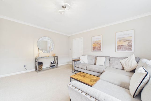 74, Bridgeburn Drive, Glasgow photo 3