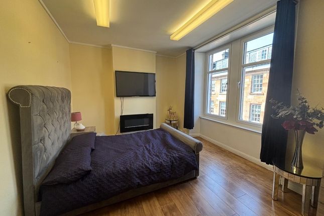 Thumbnail Flat to rent in George Street, Paisley, Renfrewshire