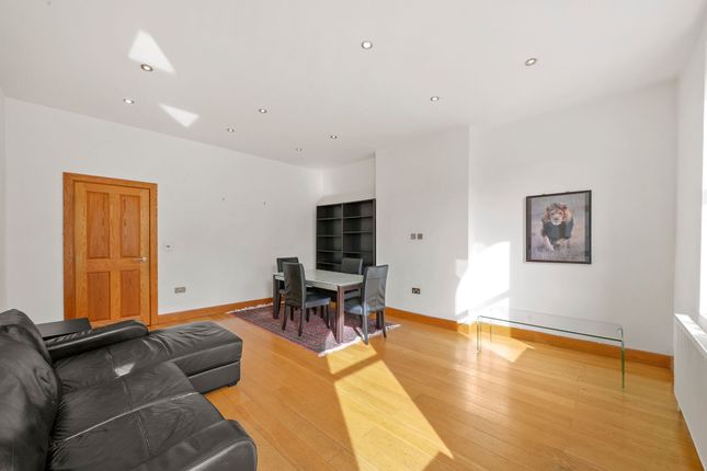 First Floor Flat, 33 Priory Terrace, London photo 4