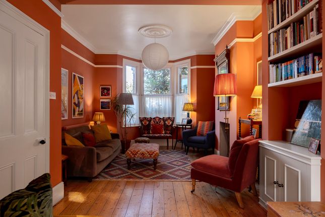 74 Moncrieff Street, London photo 3