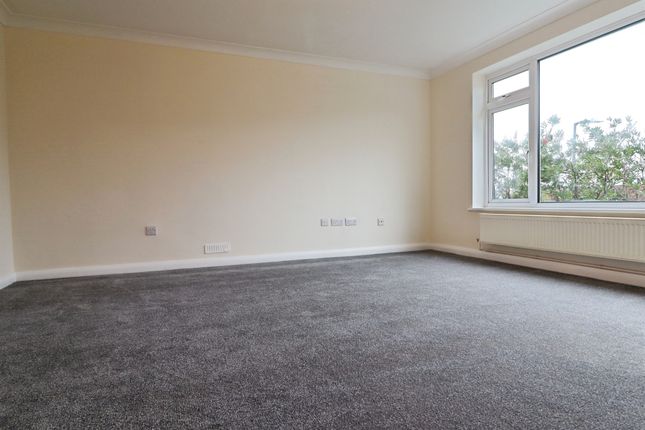 8, Fonmon Road, BARRY photo 4