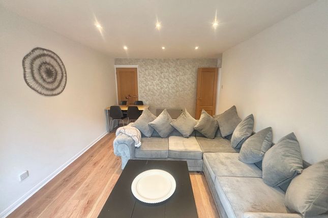 10, Highmoor, Swansea photo 2