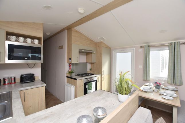 Atlas Eden, New Beach Holiday Village, Hythe Road, Dymchurch photo 5
