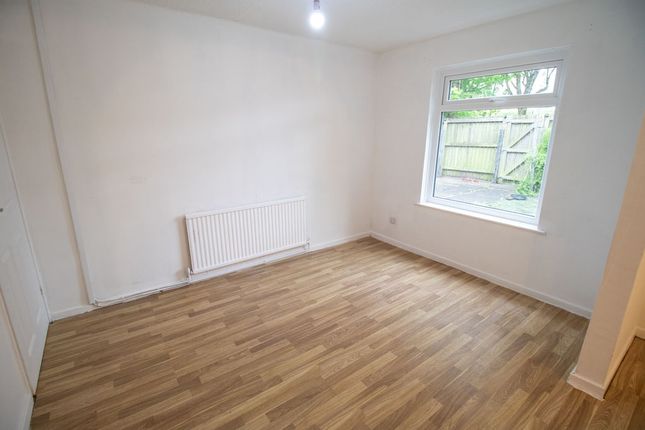 1, Dyson Close, Bolton photo 4
