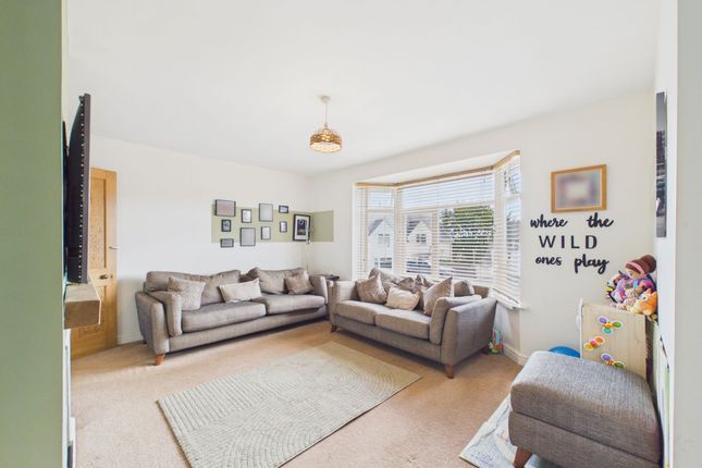 77 Knowling Mead, Tenby photo 3