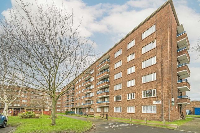 Flat for sale in Cambridge Gardens, Norbiton, Kingston Upon Thames