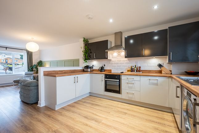 3, Goldcrest Crescent, Lanark photo 5