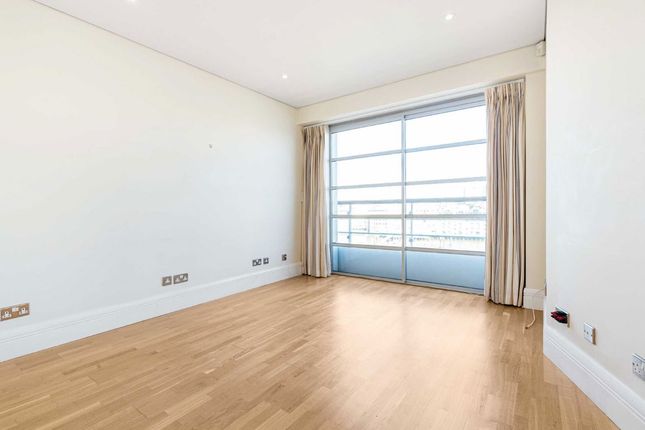 Flat 712, Spice Quay Heights, 32, Shad Thames, London photo 3
