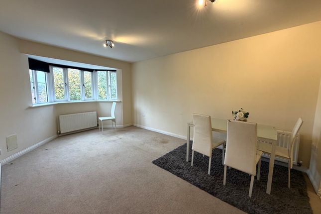 Flat8, 45 Avian avenue Frogmore, St' Albans photo 3