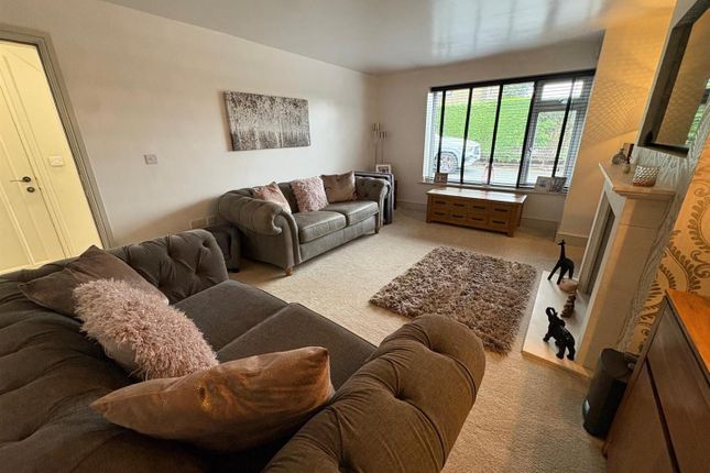 7A, Shibden Head Lane, Bradford photo 2
