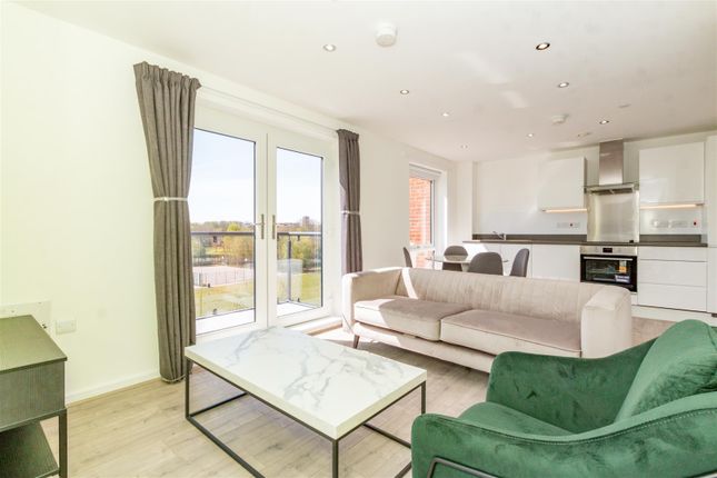 Flat to rent in Empyrean, Salford