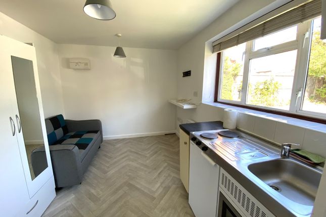 Thumbnail Studio to rent in South Primrose Hill, Chelmsford