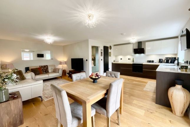 22 Romford Place, Stoke-On-Trent photo 2