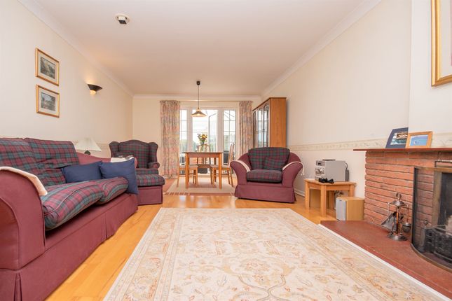 10, Foxlands, Kettering photo 4
