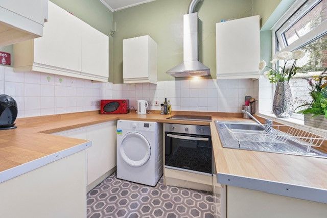 Terraced house to rent in Garstang Road, Preston, Lancashire