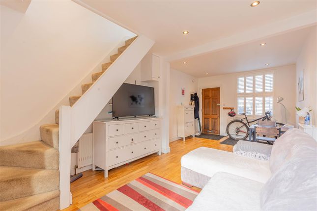 74, Upper Sutton Lane, Heston, Hounslow photo 2