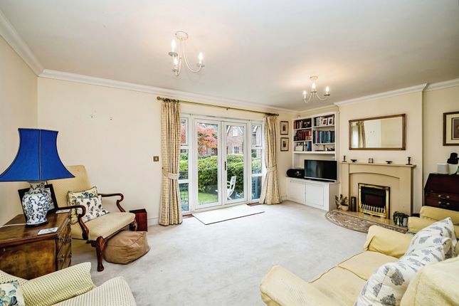 Flat for sale in Forest Close, Wendover, Aylesbury